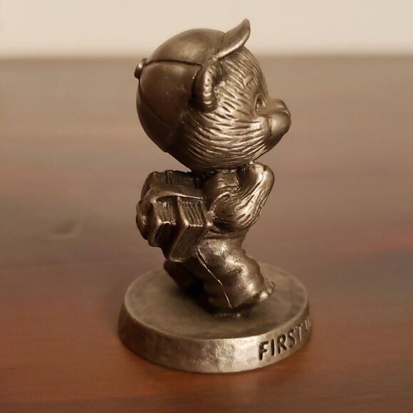 Vintage Avon "First Day Back "Small Pewter Figurine Bear with Schoolbooks (1983) - Picture 4 of 6
